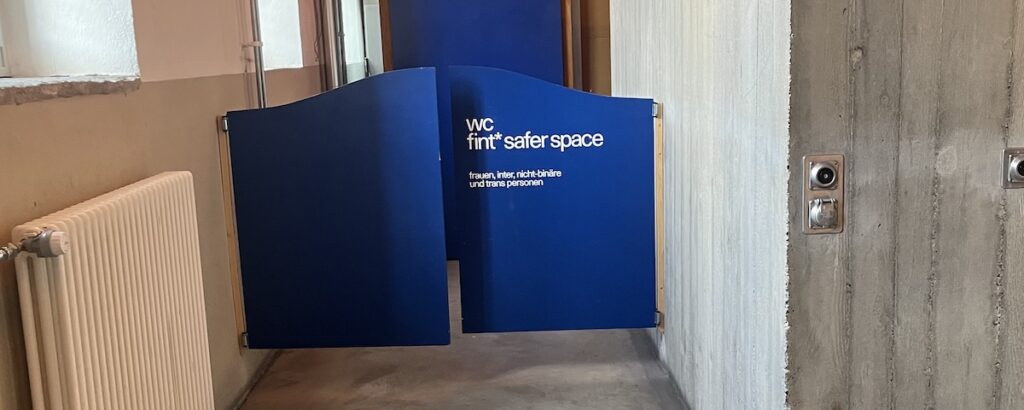 WC-Türe: wc fint* safer space – frauen, inter, nicht-binäre und trans personen